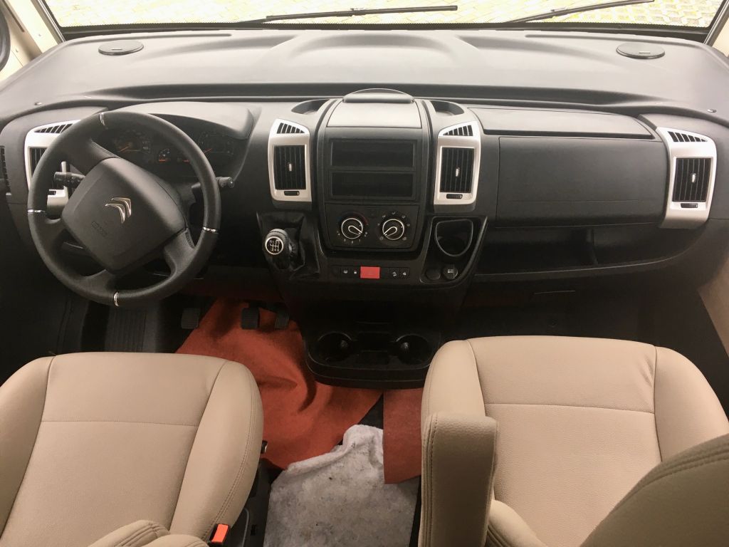 Bürstner Lyseo Time I 690 G mieten - cararent.de