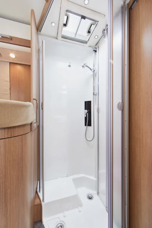 Bild 8: Wohnmobil für 4 Personen in Wernau mieten Bild 8: Wohnmobil für 4 Personen in Wernau mieten