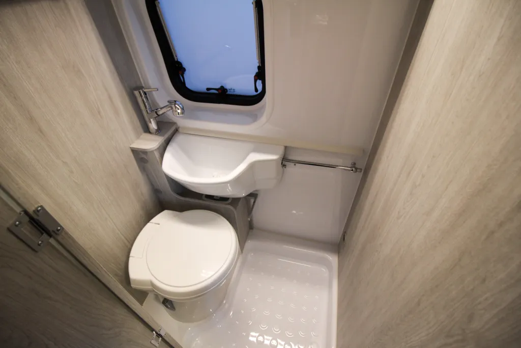 Bild 16: Wohnmobil für 2 Personen in Untersteinbach / Rauhenebrach mieten