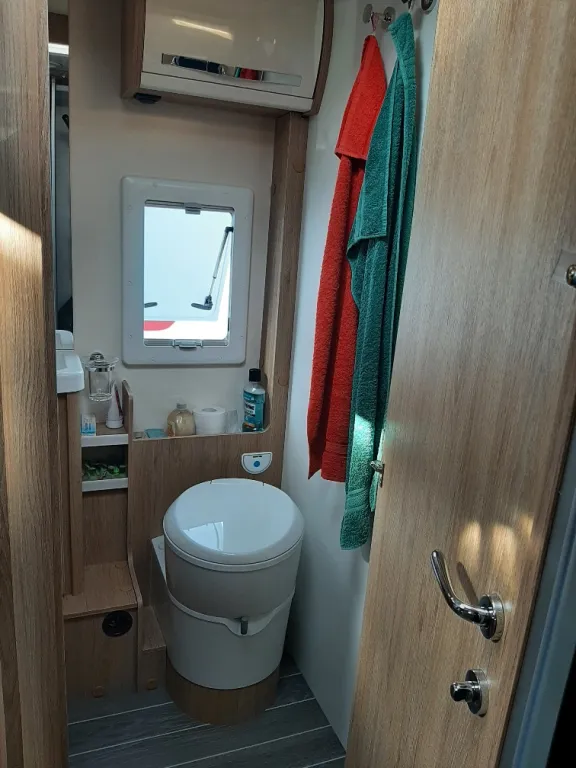 Bild 8: Wohnmobil für 4 Personen in Wesenberg mieten Bild 8: Wohnmobil für 4 Personen in Wesenberg mieten