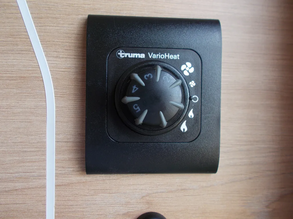 Bild 25: Knaus Südwind 460 EU 60 Years