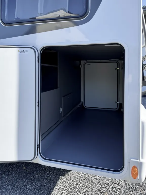 Bild 12: Wohnmobil von LMC mieten in Schloß Holte-Stukenbrock