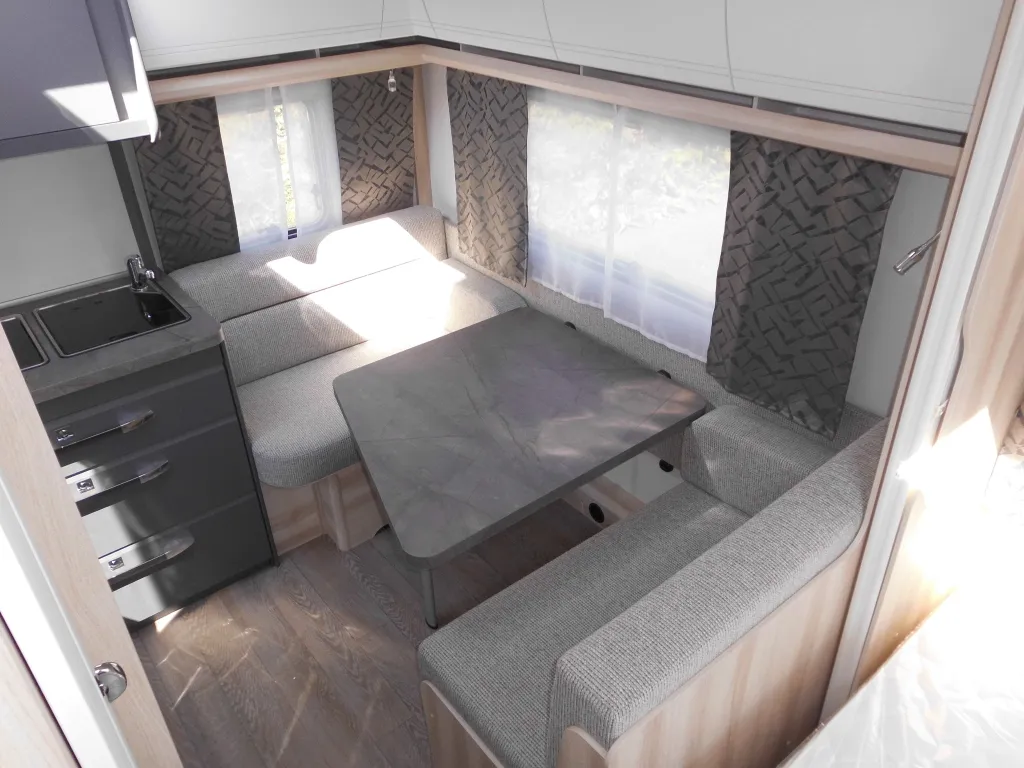 Bild 9: Hobby De Luxe 400 SFe