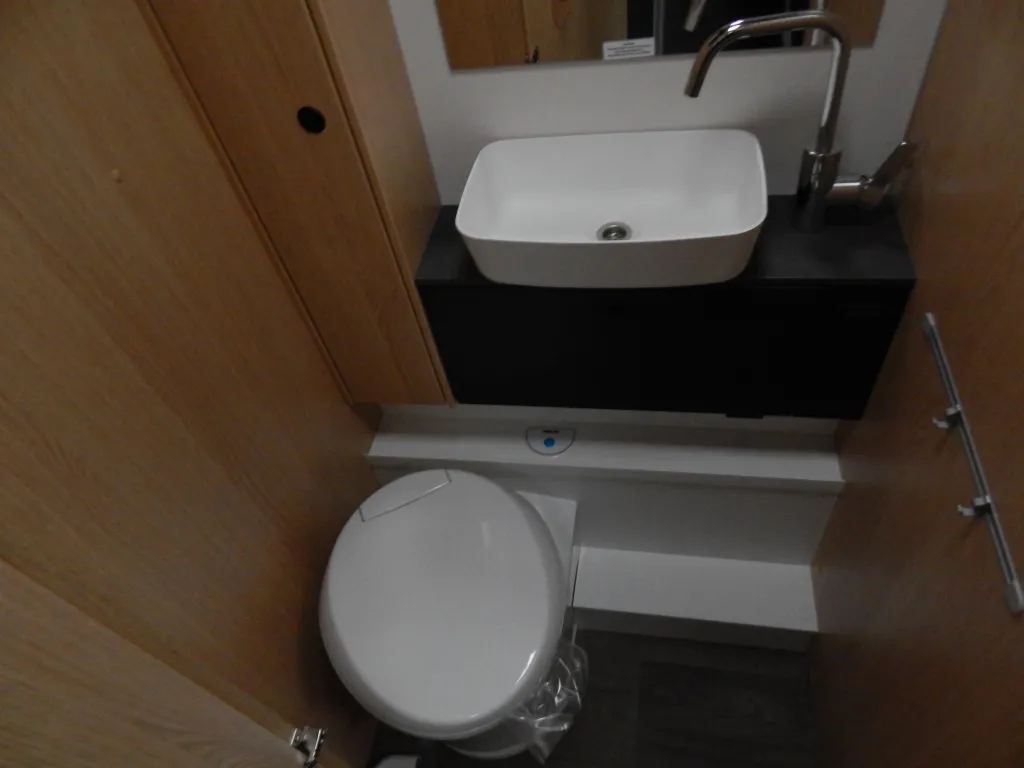 Bild 16: Wohnmobil für 3 Personen in Remscheid mieten