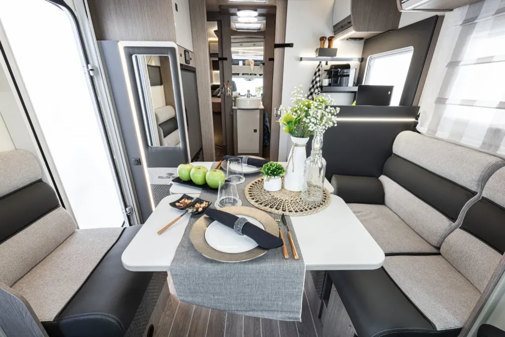 Bild 4: Wohnmobil von Roller Team mieten in Untersteinbach / Rauhenebrach