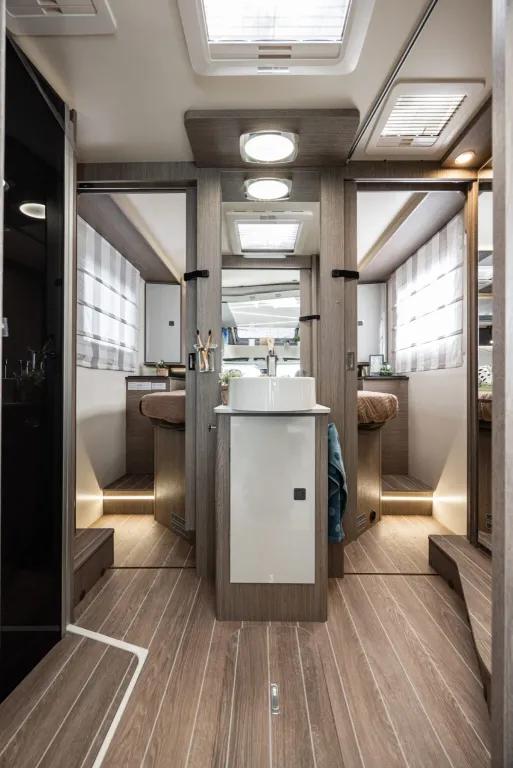 Bild 10: Wohnmobil mieten in Untersteinbach / Rauhenebrach