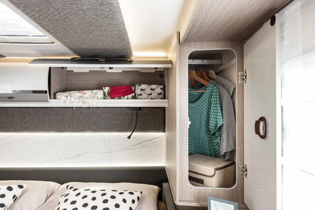 Bild 13: Wohnmobil in Untersteinbach / Rauhenebrach online mieten