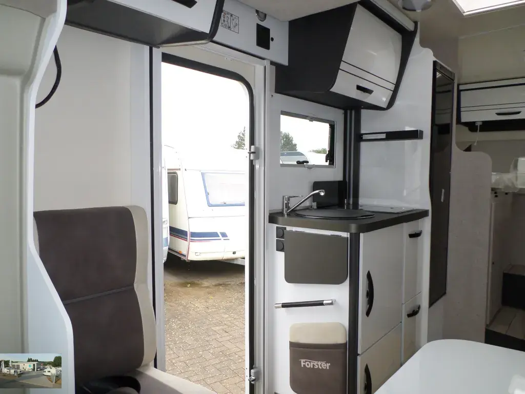 Bild 7: Forster Wohnmobil in Blomberg mieten