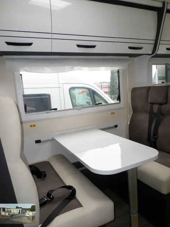 Bild 10: Wohnmobil mieten in Blomberg Bild 10: Wohnmobil mieten in Blomberg