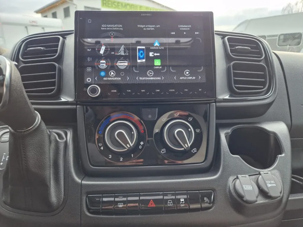 Bild 9: LMC Tourer Lift H 730G - Einzelbetten & Hubbett