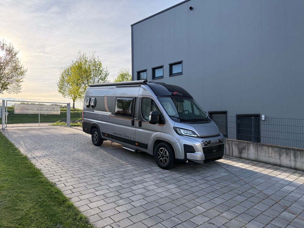 Bild 1: Malibu Van First Class - Two Rooms 640 LE RB Bild 1: Malibu Van First Class - Two Rooms 640 LE RB