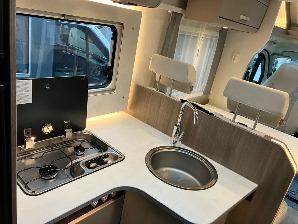 Bild 18: Wohnmobil mieten in Wernau Bild 18: Wohnmobil mieten in Wernau