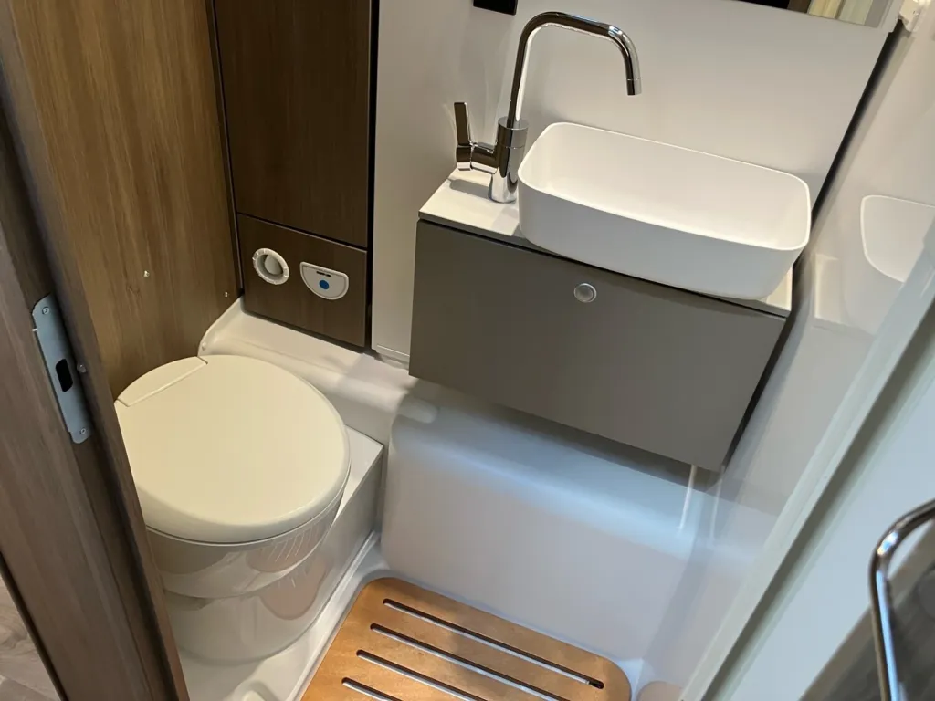 Bild 20: Wohnmobil von Carado mieten in Wernau