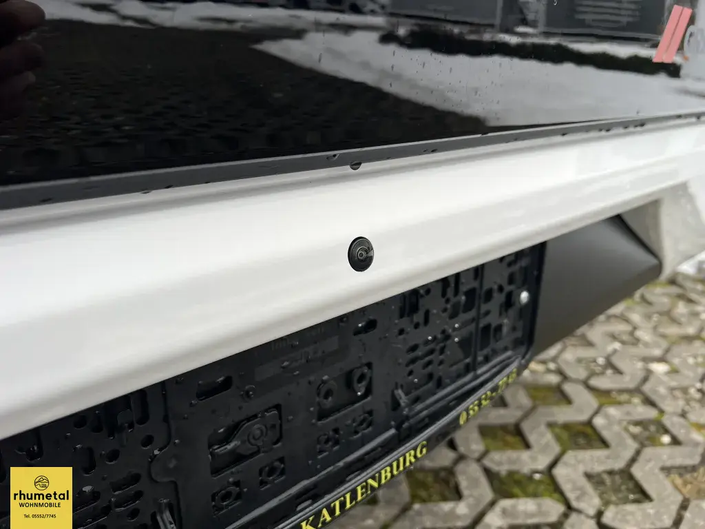 Bild 9: Challenger Teilintegriert 270 Graphite Edition