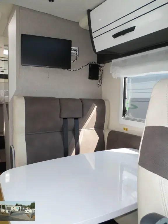 Bild 8: Wohnmobil für 4 Personen in Blomberg mieten