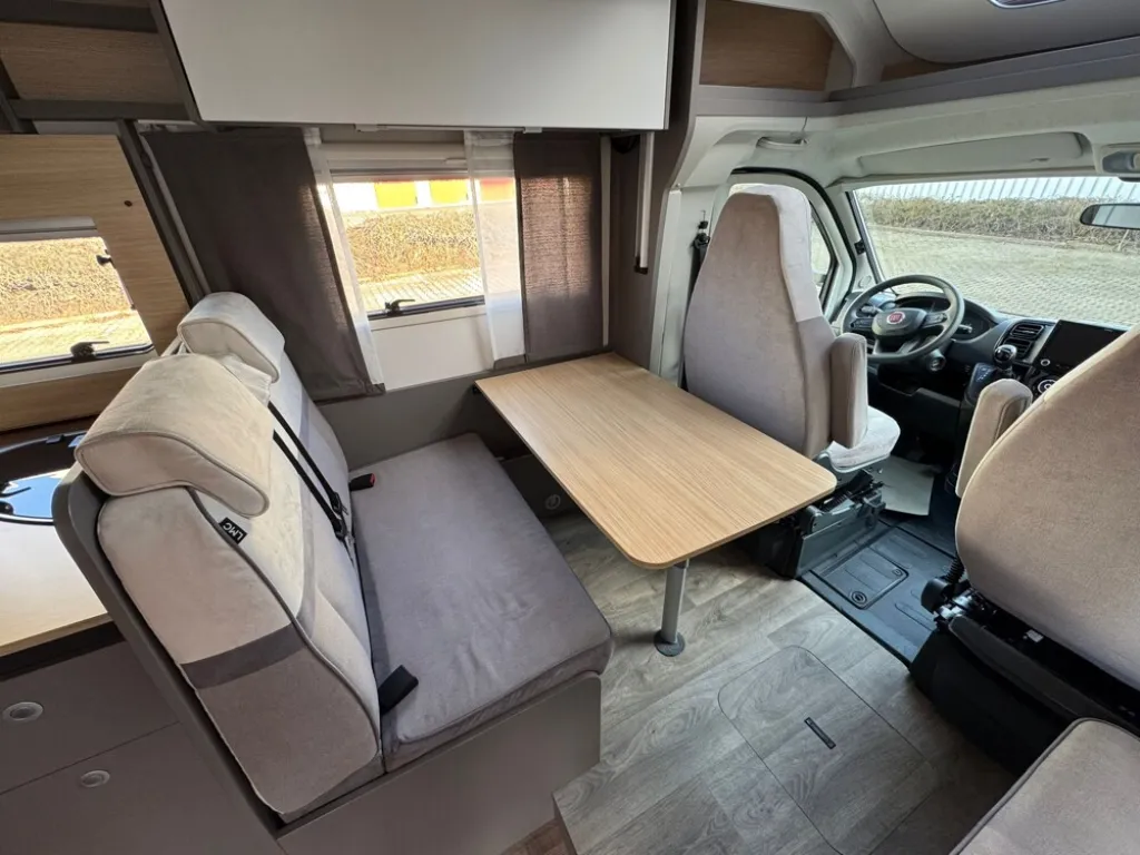 Bild 4: Wohnmobil von LMC mieten in Bamberg Bild 4: Wohnmobil von LMC mieten in Bamberg