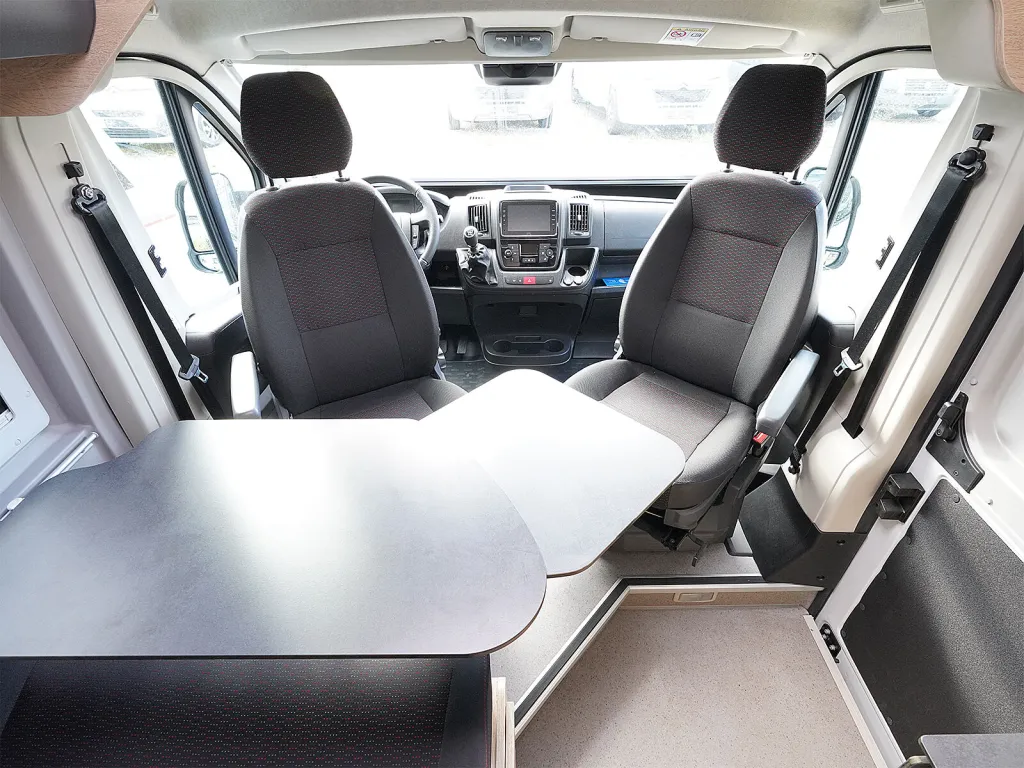 Bild 9: Clever Van Runner * BLIND SPOT * NAV * RFK Bild 9: Clever Van Runner * BLIND SPOT * NAV * RFK