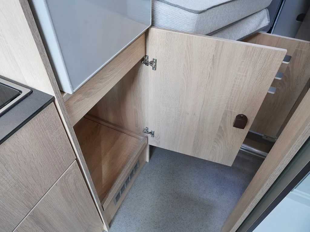 Bild 25: Clever Van Runner * BLIND SPOT * NAV * RFK Bild 25: Clever Van Runner * BLIND SPOT * NAV * RFK